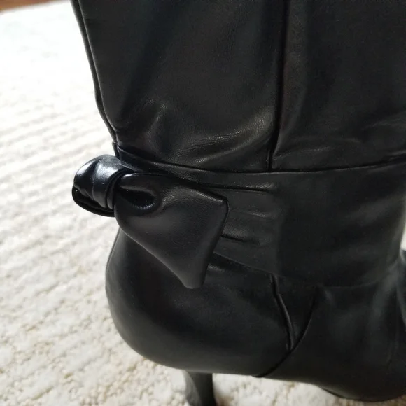 Boots - Picture 2 of 8